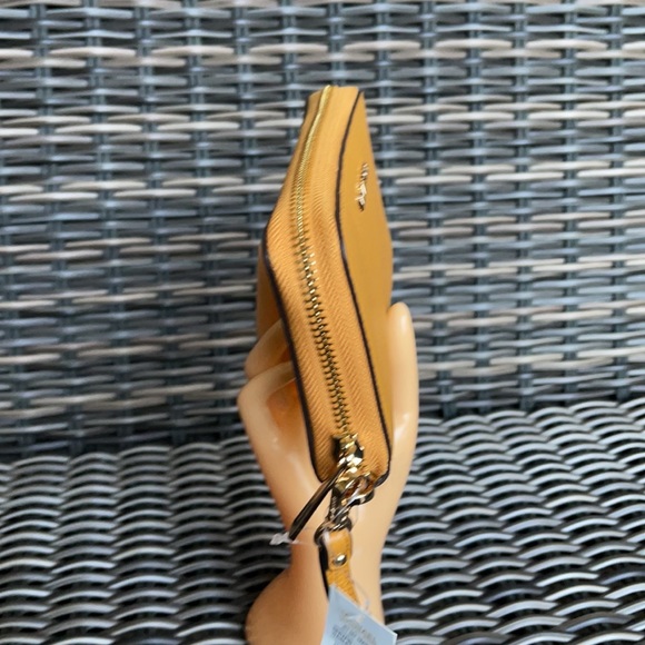 Michael Kors Jet Set Travel Lg Flat Multifunctional Phone Case-Wristlet-Wallet - Picture 5 of 16